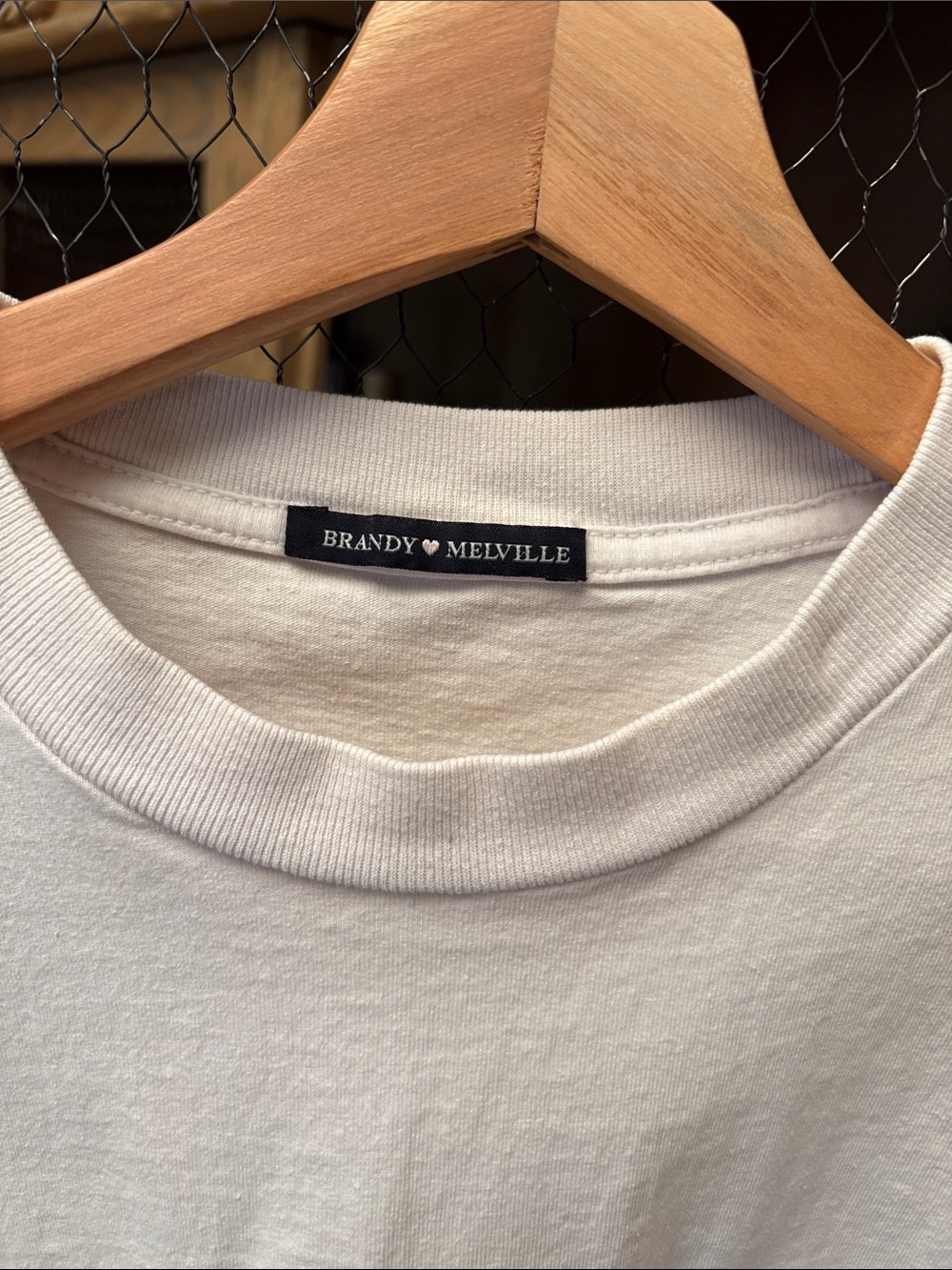 Brandy Melville NEW YORK Cropped Top - Picture 6 of 9